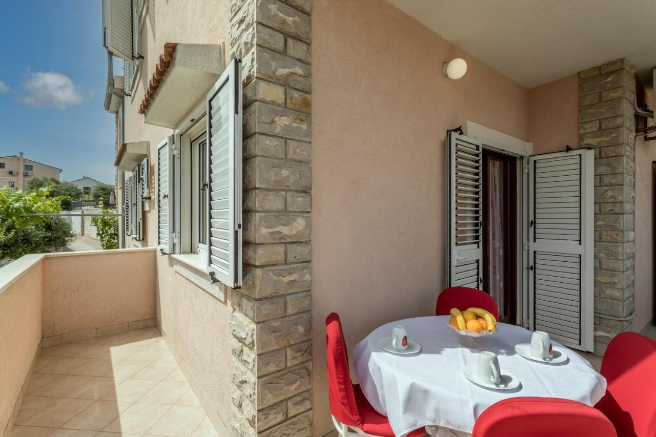 Apartmani Prkacin Trogir Exterior foto